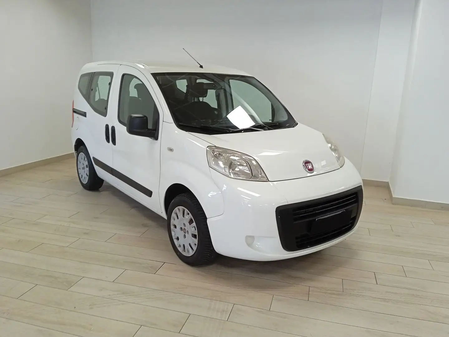 Fiat Qubo 1.4 8V 77 CV Dynamic Natural Power Bianco - 1