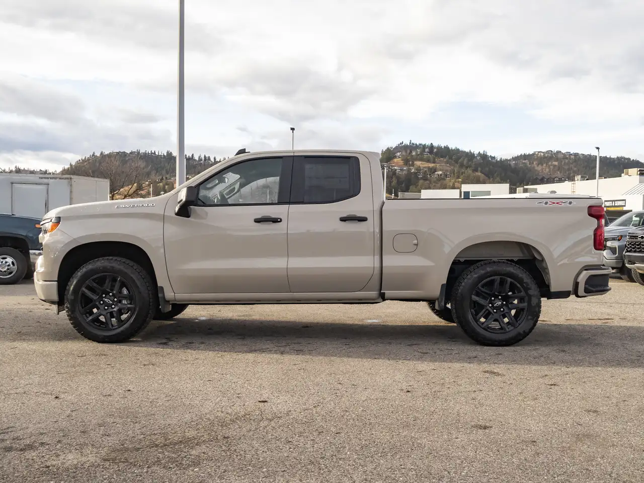 Chevrolet Silverado 1500 снимка Chevrolet Silverado 1500