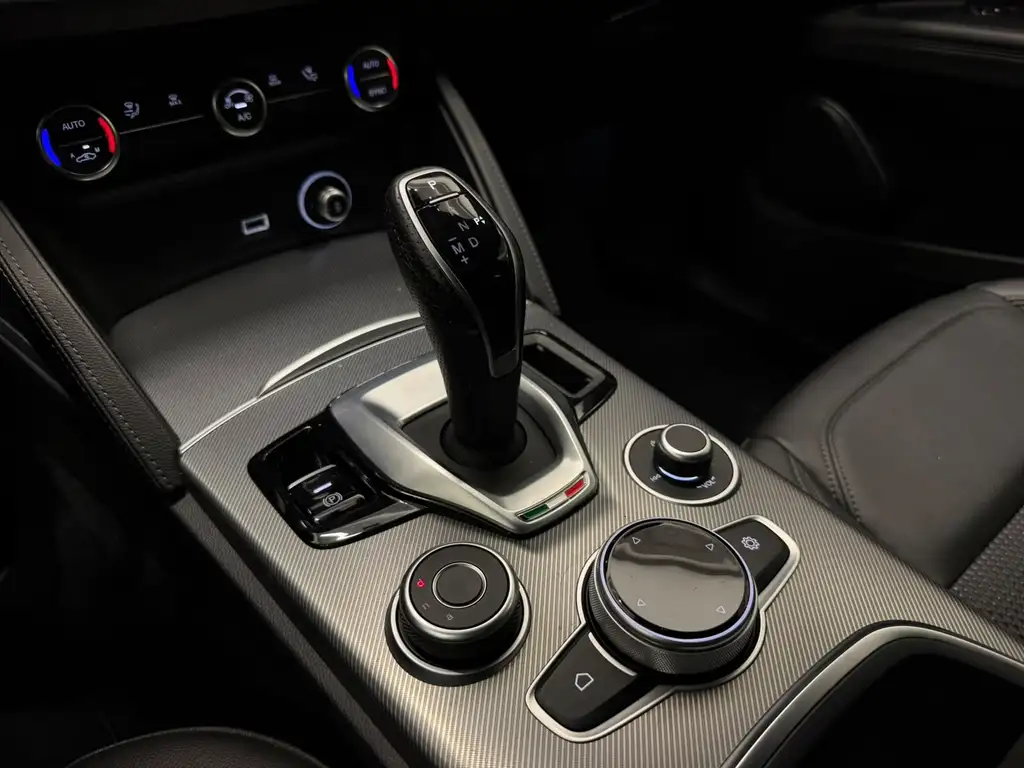 Alfa Romeo Stelvio | foto 12