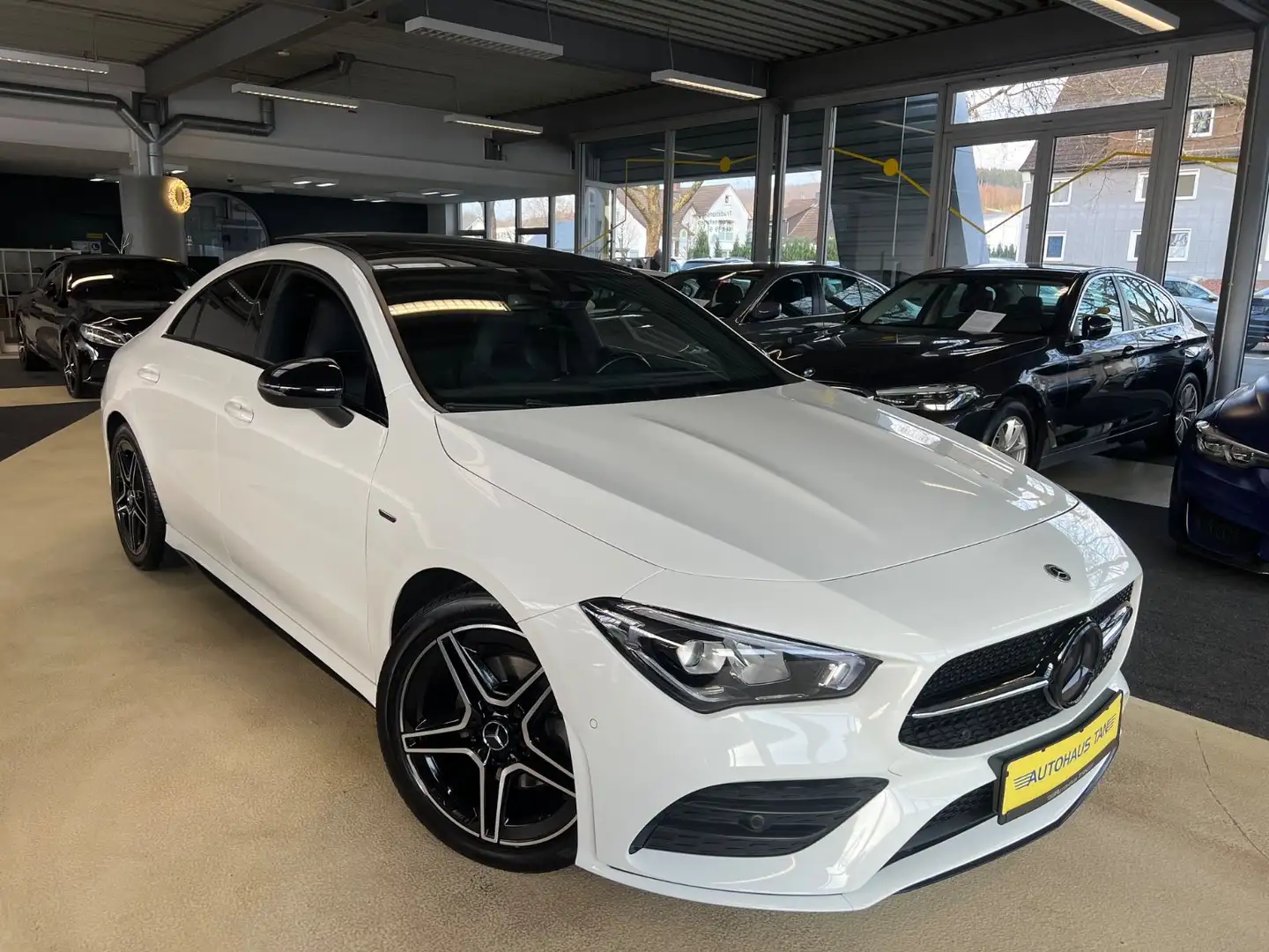 Mercedes-Benz CLA 200 Edition AMG LINE *PANO*AMBIENTE*WIDE* Blanc - 1