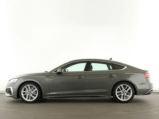 Audi A5 view 4