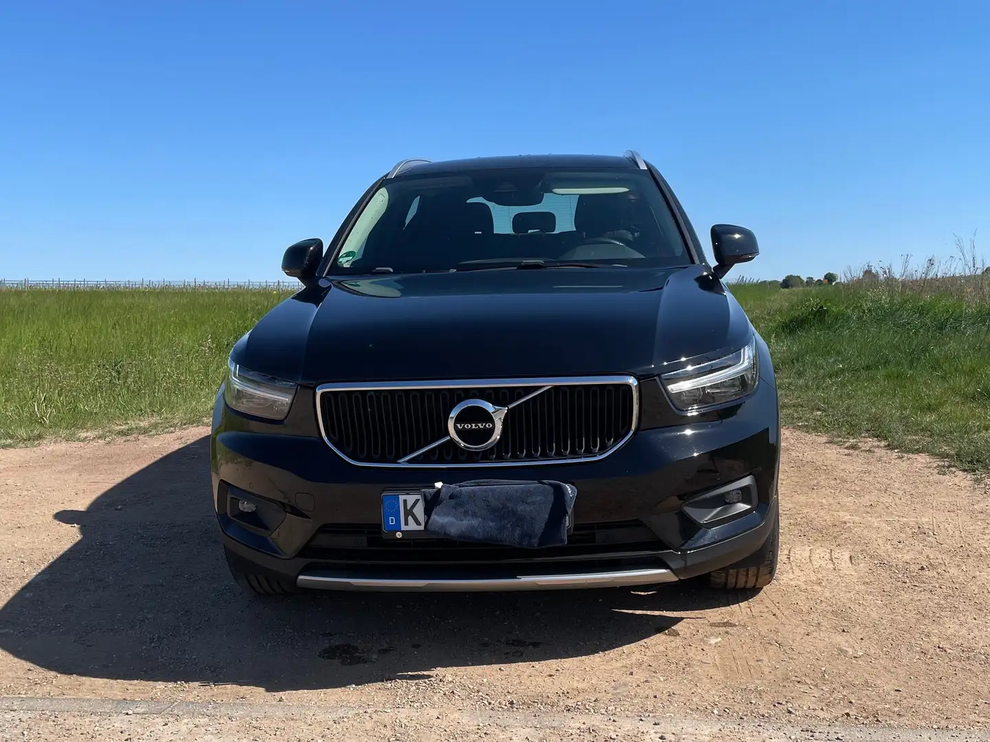 Volvo XC40 XC40 D3 Geartronic Momentum Core Schwarz - 2