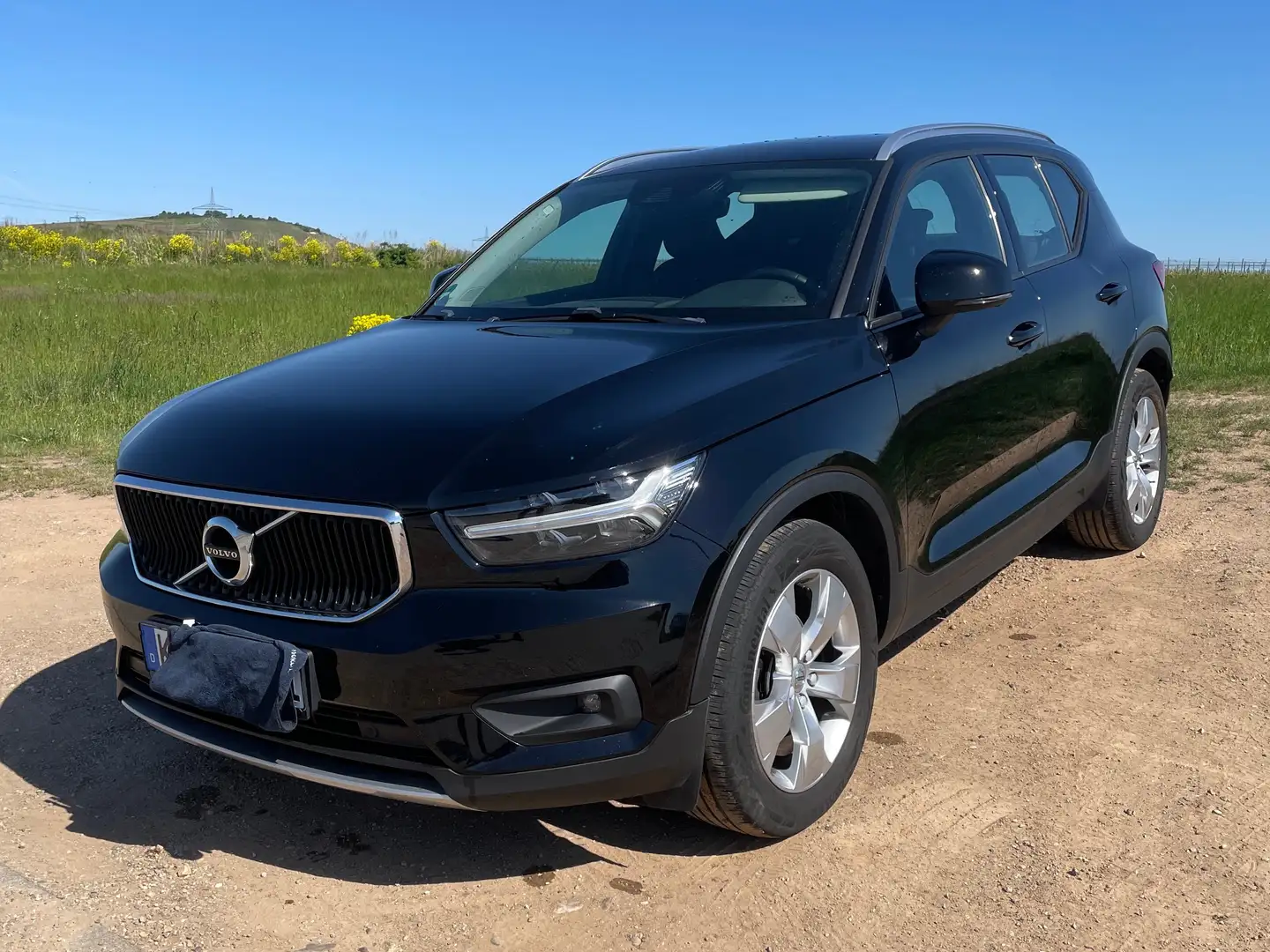 Volvo XC40 XC40 D3 Geartronic Momentum Core Schwarz - 1