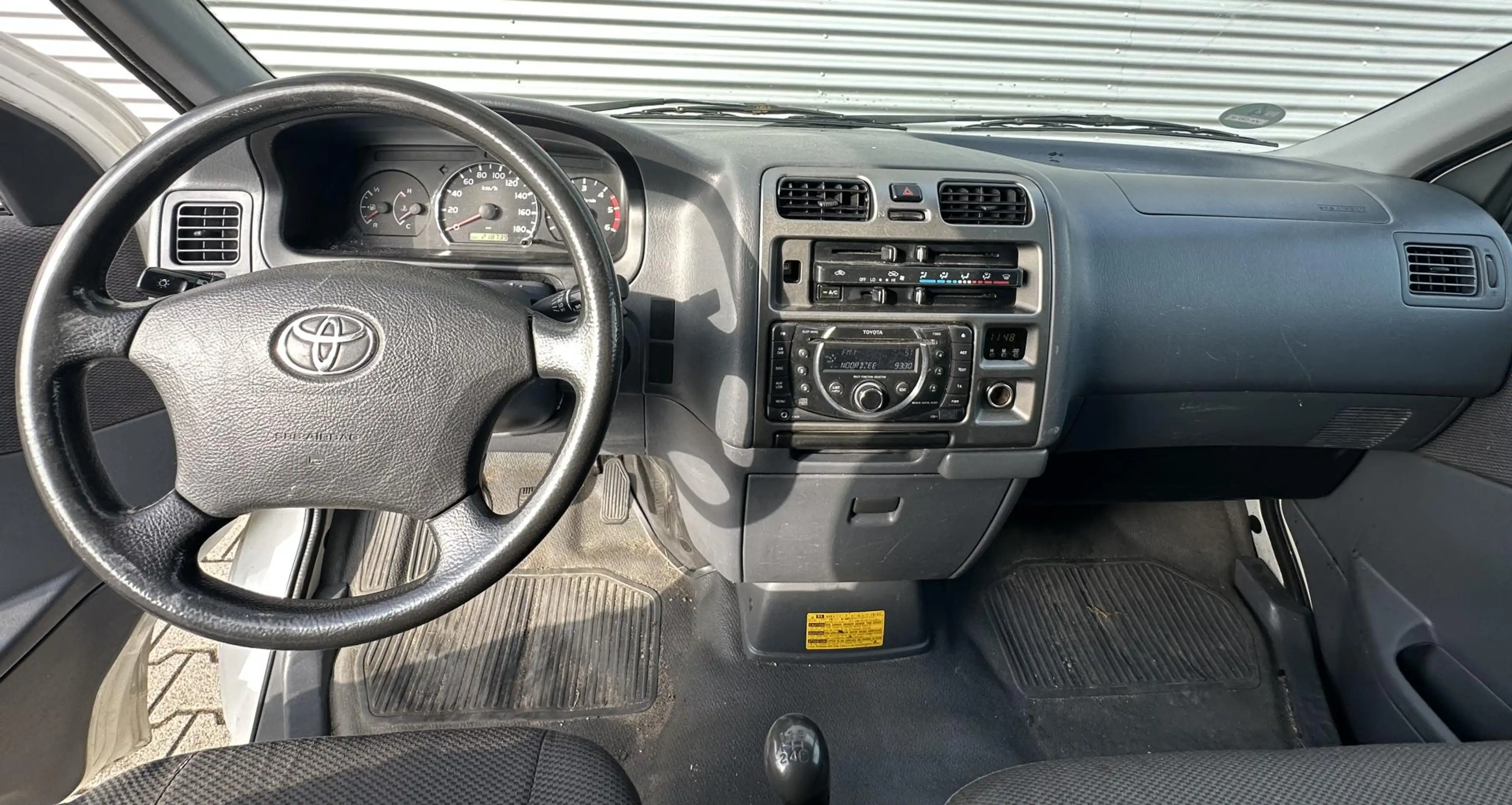 Toyota Hiace 2.5 D-4D KWB Comfort Airco/Clima — photo 2