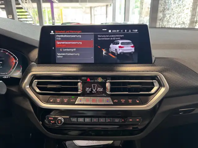 BMW X3 view 22