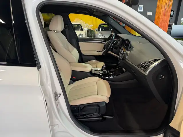 BMW X3 view 11
