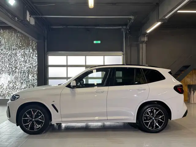 BMW X3 view 4