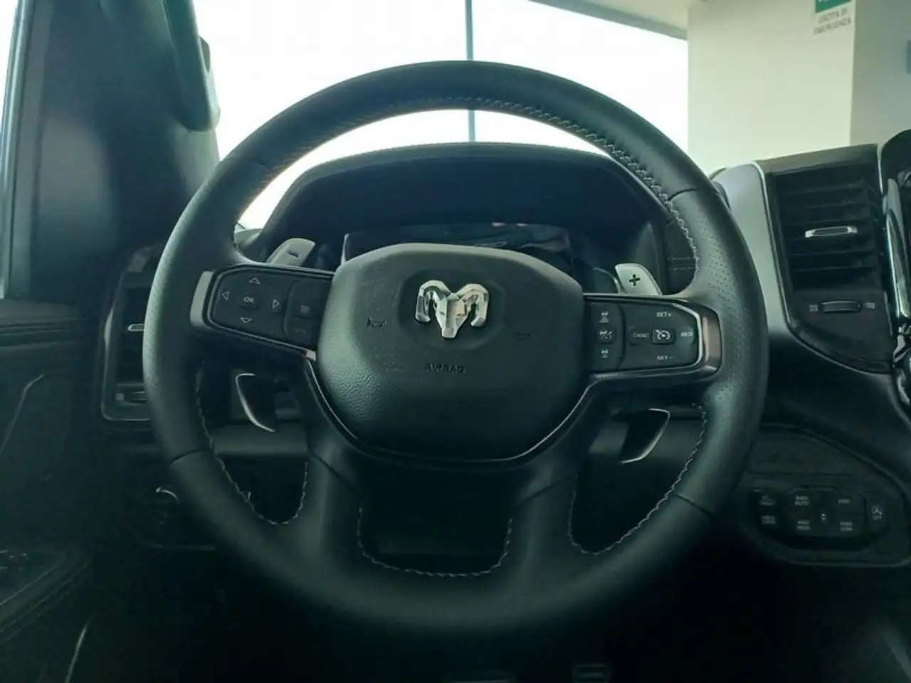Dodge RAM 2025 — фото 10