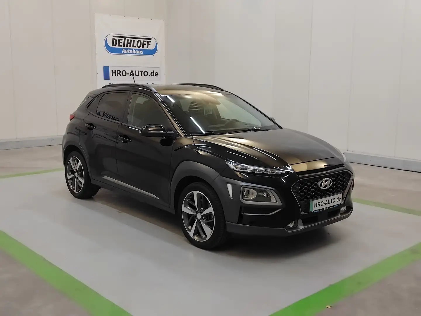 Hyundai KONA 1.6 T-GDI Premium 4WD Schwarz - 1