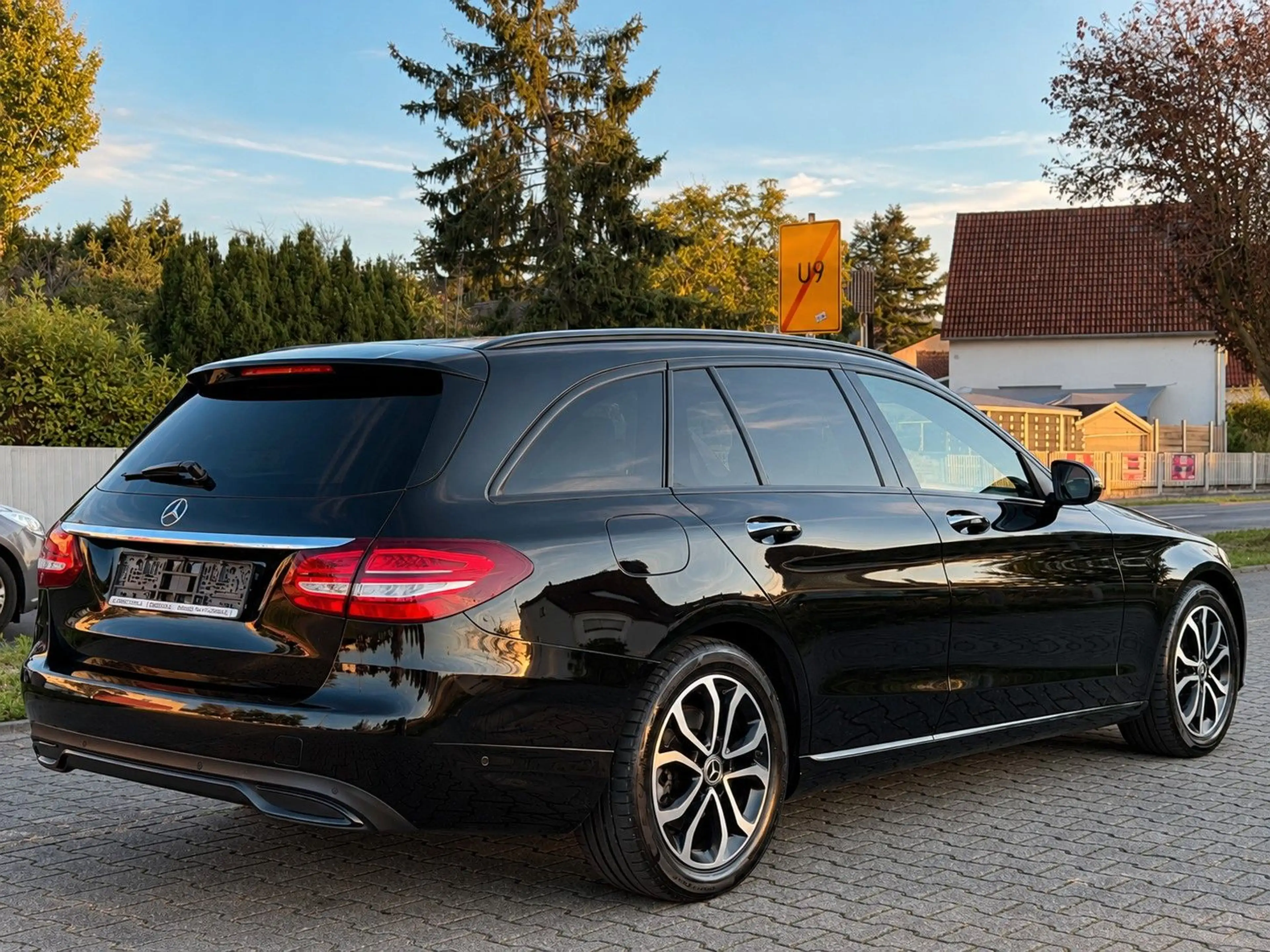 Mercedes-Benz C 220 d T Business Plus*PANO*KEYLESS*CAM*ILS* — photo 4