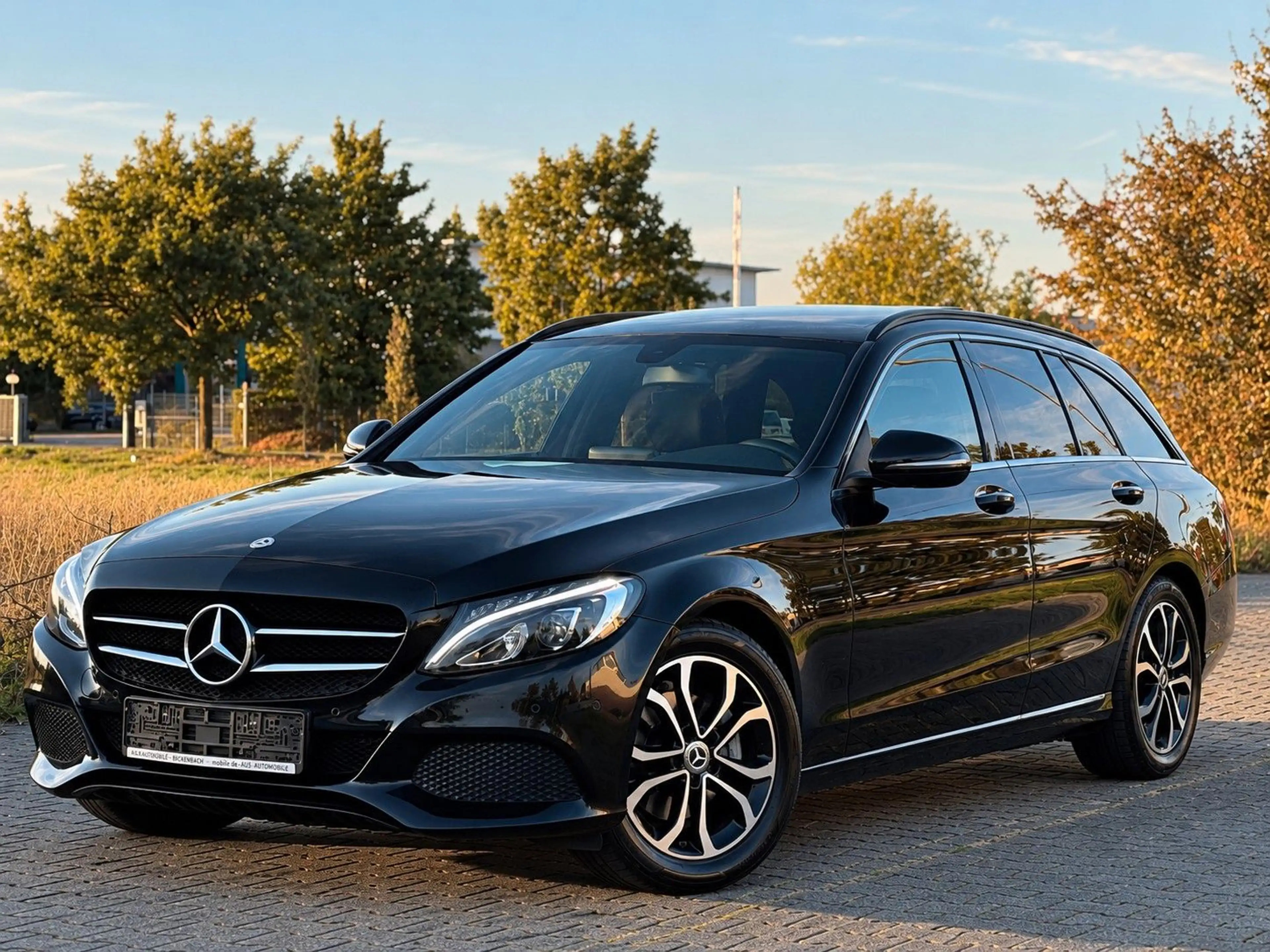 Mercedes-Benz C 220 d T Business Plus*PANO*KEYLESS*CAM*ILS*