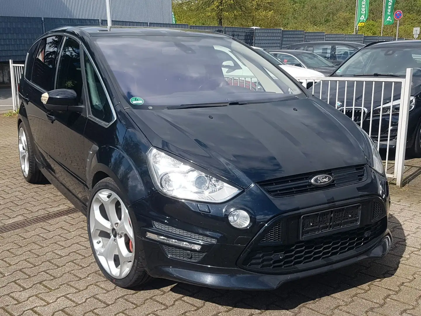 Ford S-Max 2,0 EcoBoost Titanium S PowerShift VOLL !! Schwarz - 1