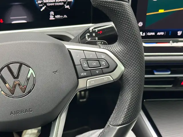 Volkswagen Passat view 20