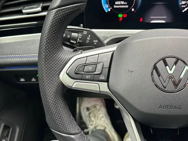 Volkswagen Passat view 19