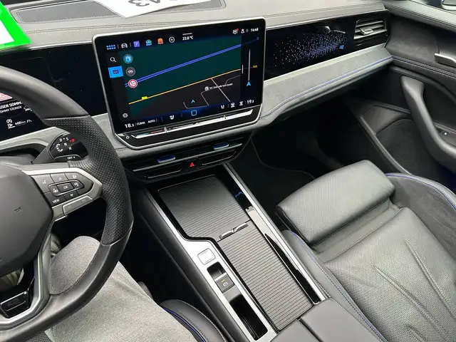 Volkswagen Passat view 23