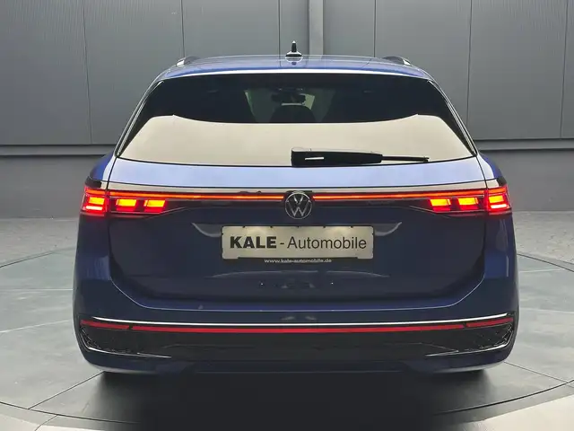 Volkswagen Passat view 4