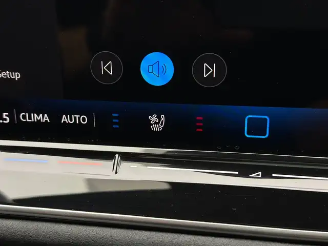 Volkswagen Passat view 10