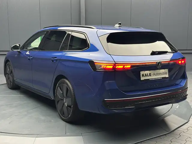 Volkswagen Passat view 3