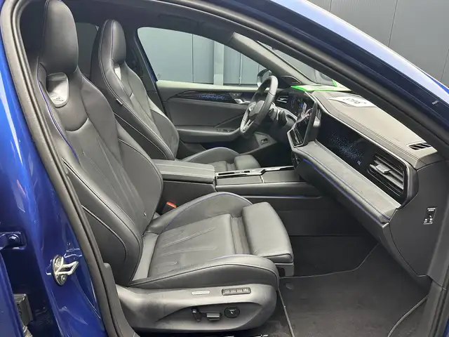 Volkswagen Passat view 11