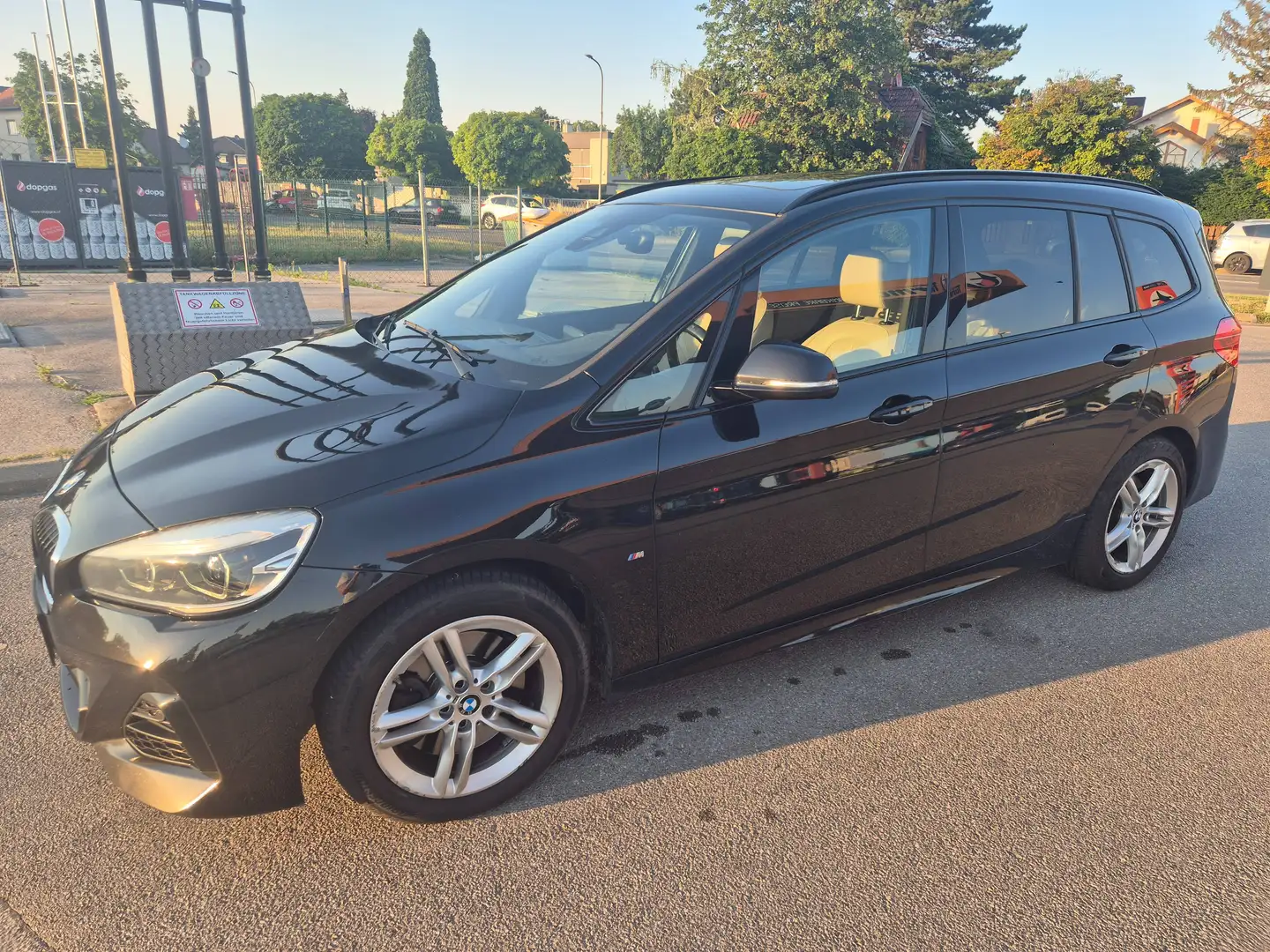 BMW 220 Schwarz - 1