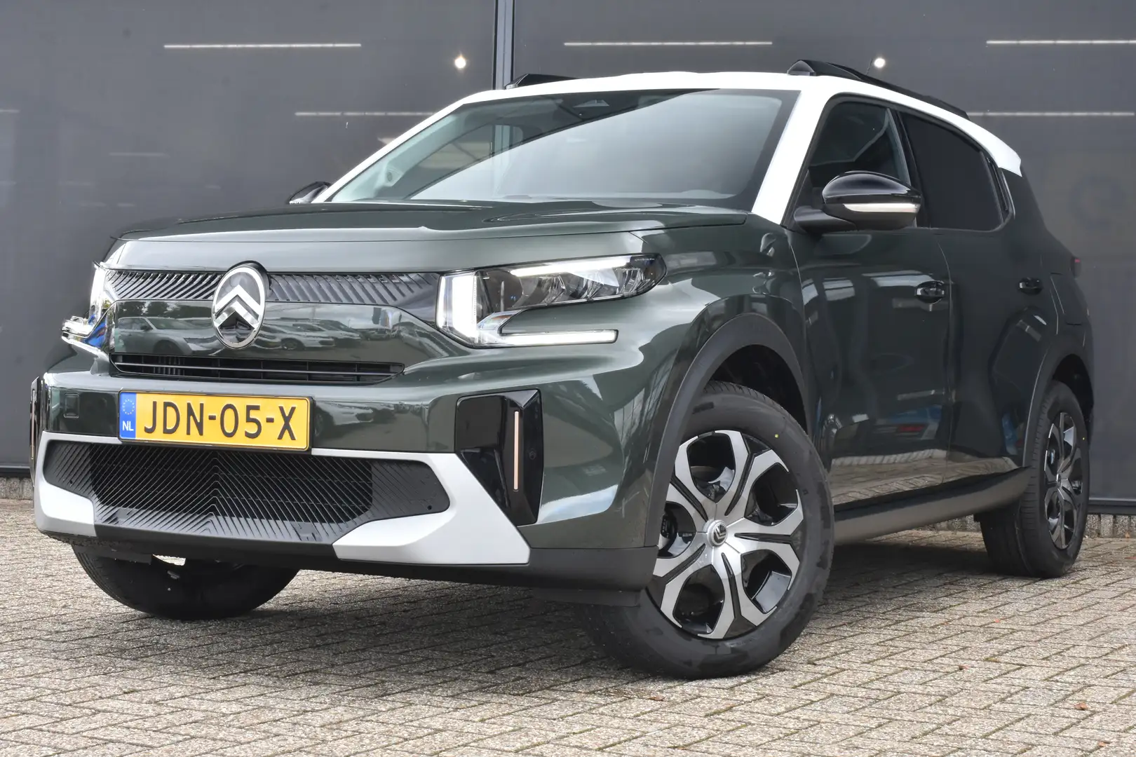 Citroen C3 Aircross 1.2 Hybrid 145pk Plus DEMO-DEAL! | Navigatie by Ap Vert - 1