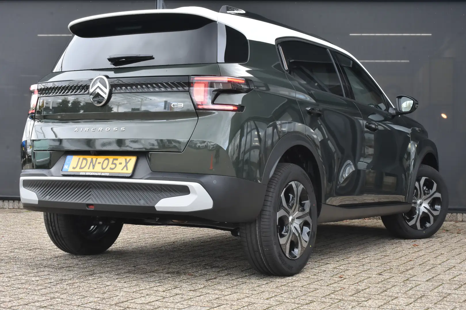 Citroen C3 Aircross 1.2 Hybrid 145pk Plus DEMO-DEAL! | Navigatie by Ap Vert - 2