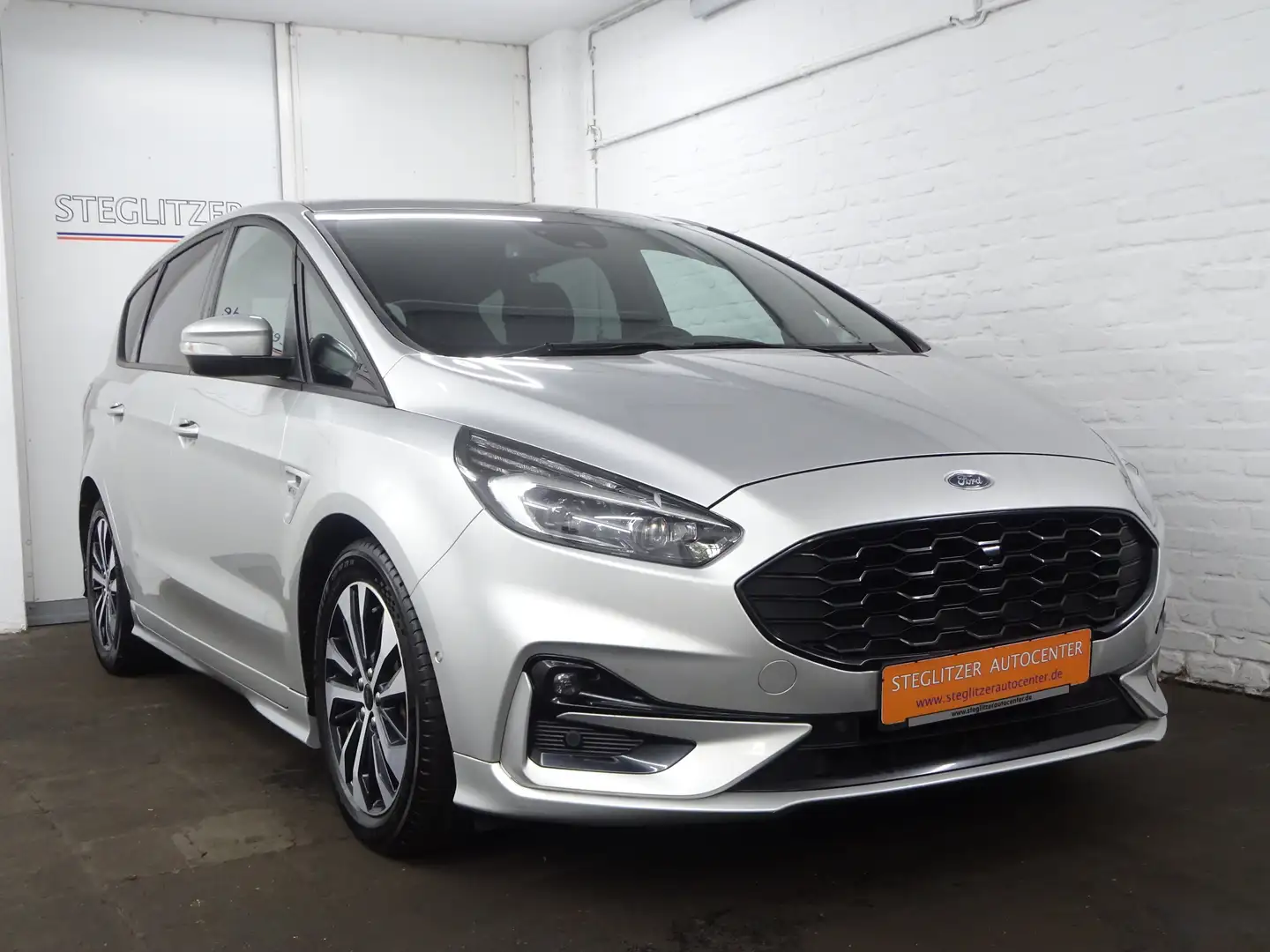 Ford S-Max 2.0 ST-Line Aut./ACC/Pano/LED/Kamera/KEY/Navi/PDC Silber - 2