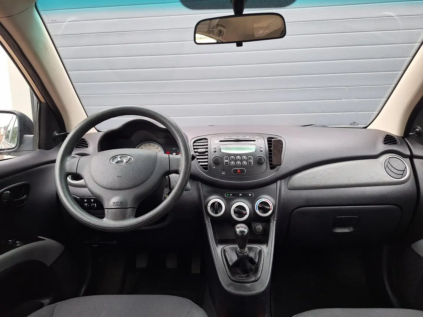 Hyundai i10 | 1.1 Active Cool | Airco | Lage kilometerstand | Beige - 2