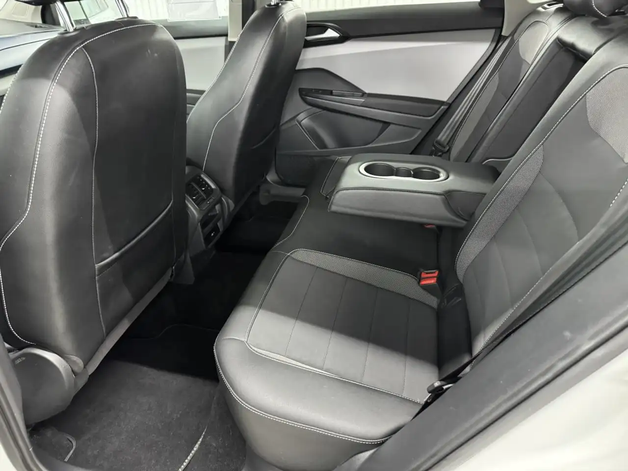 Volkswagen Taos снимка Volkswagen Taos