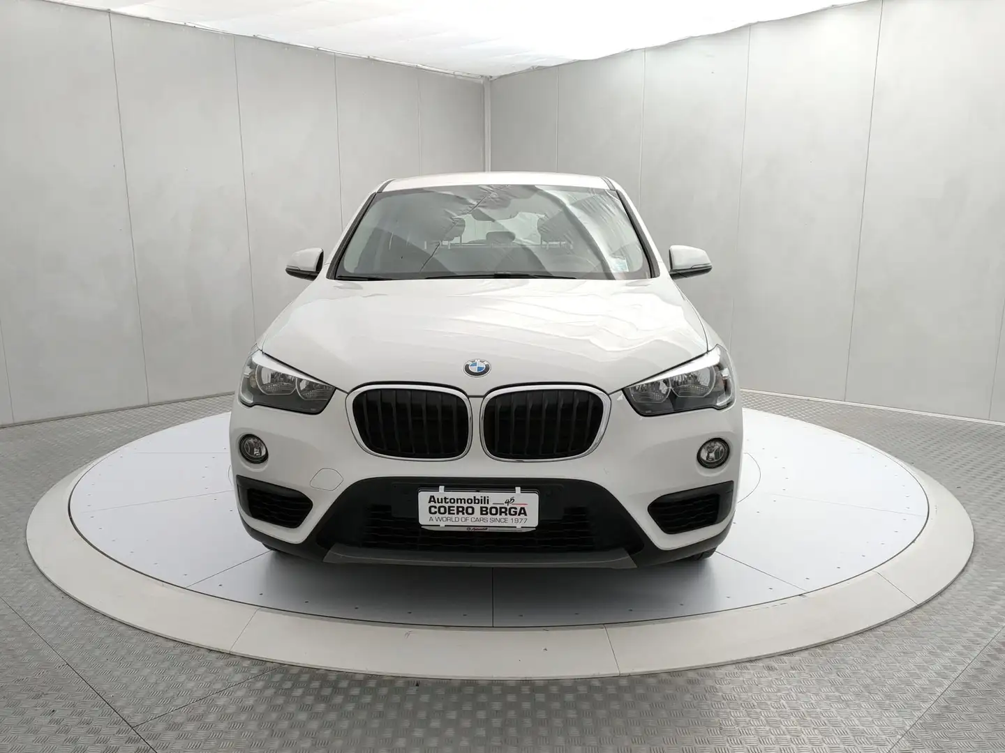BMW X1 X1 sDrive16d Advantage Weiß - 2
