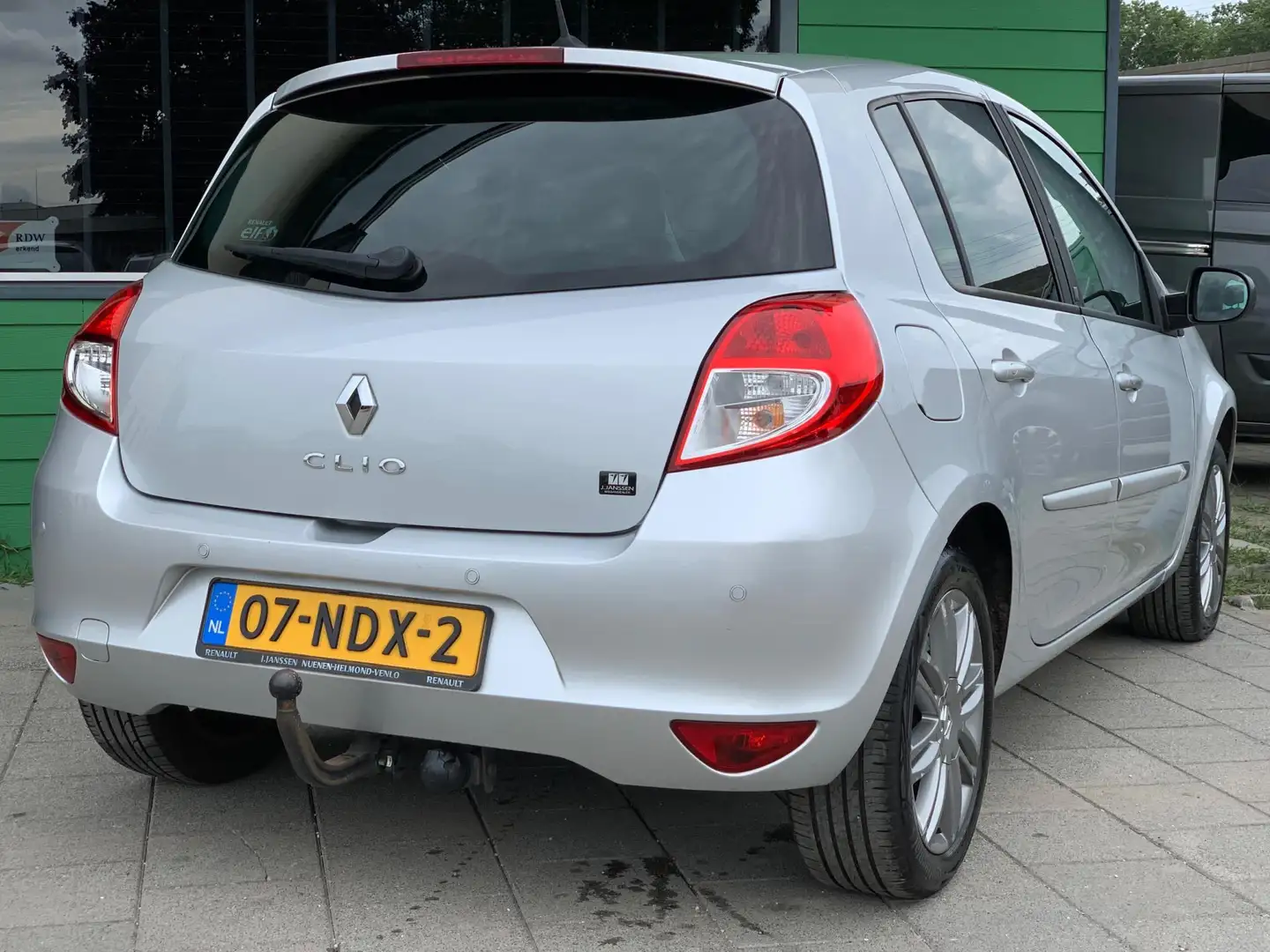 Renault Clio 1.6 20th Anniversary | Automaat | Navigatie | Grijs - 2
