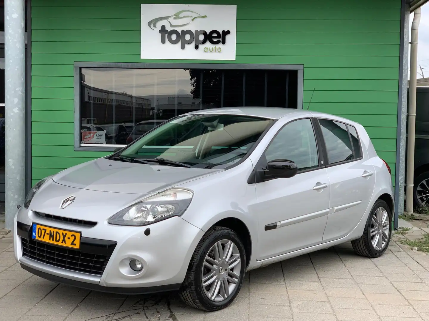 Renault Clio 1.6 20th Anniversary | Automaat | Navigatie | Grijs - 1