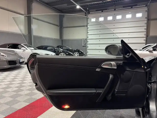 Porsche 997 view 11