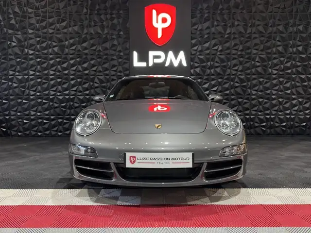 Porsche 997 view 2