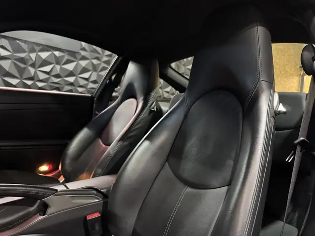 Porsche 997 view 8