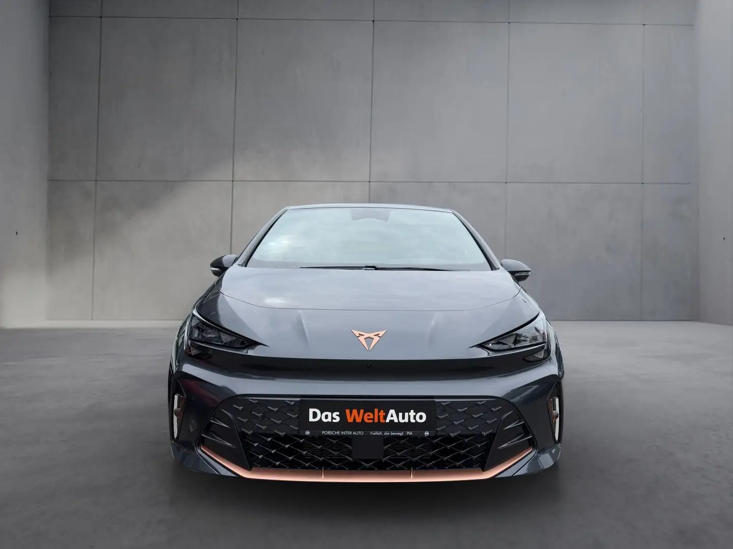 CUPRA Born PLUS 58/61 140kW/190PS Grau - 2