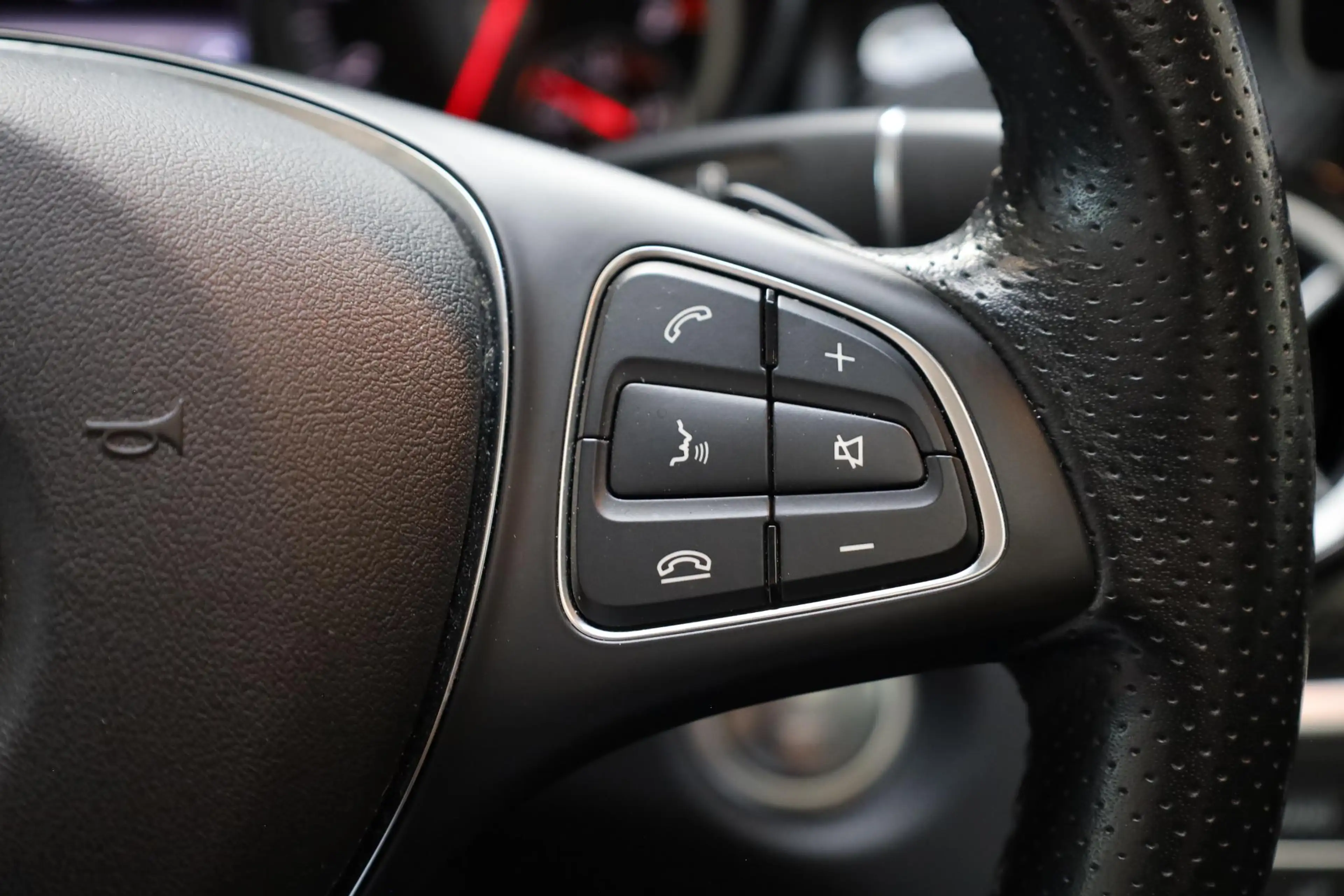 Mercedes-Benz GLA 180 AMG Night Upgrade PANO TREKHAAK-AFN LEER STOELVERW — photo 18
