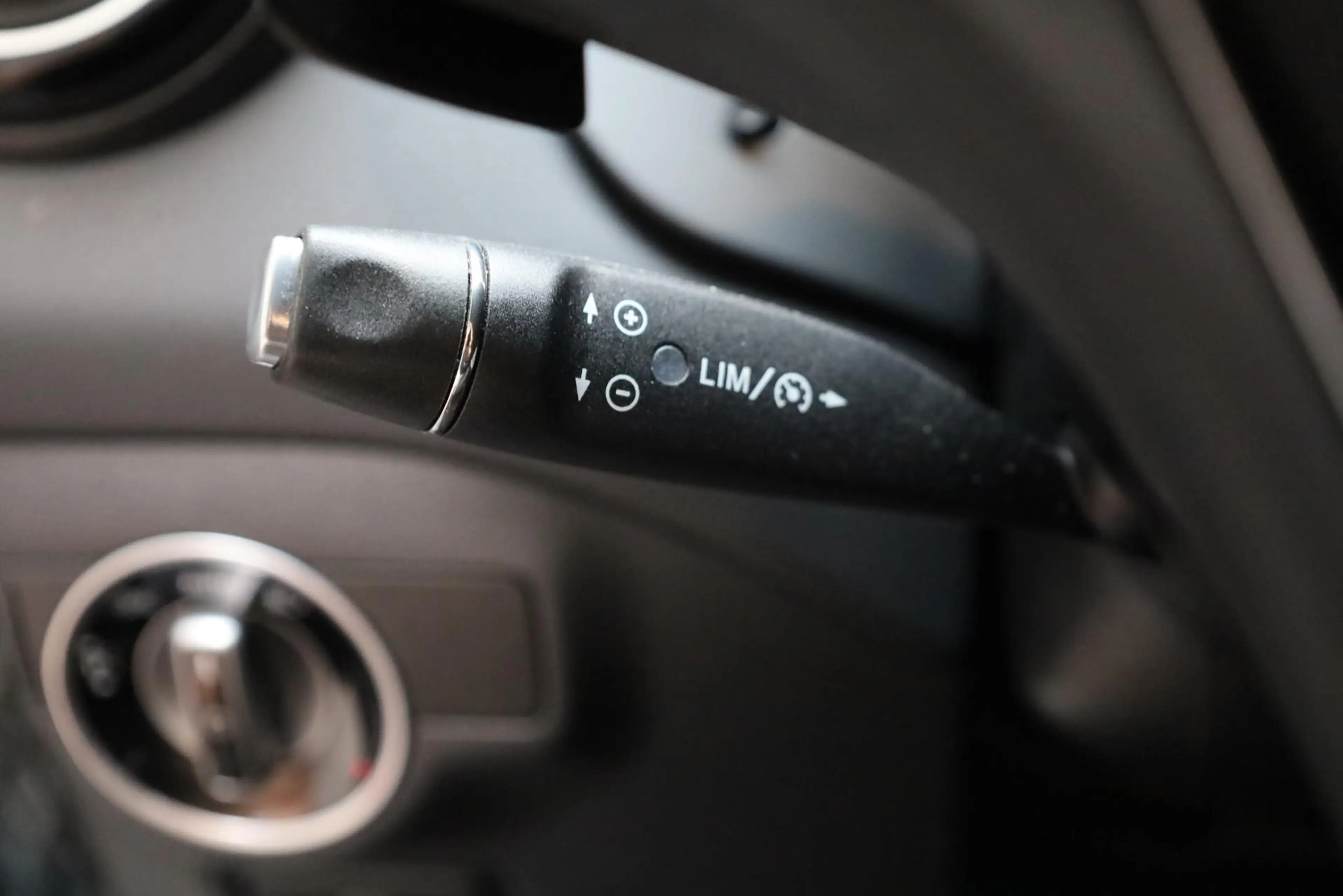 Mercedes-Benz GLA 180 AMG Night Upgrade PANO TREKHAAK-AFN LEER STOELVERW — photo 20