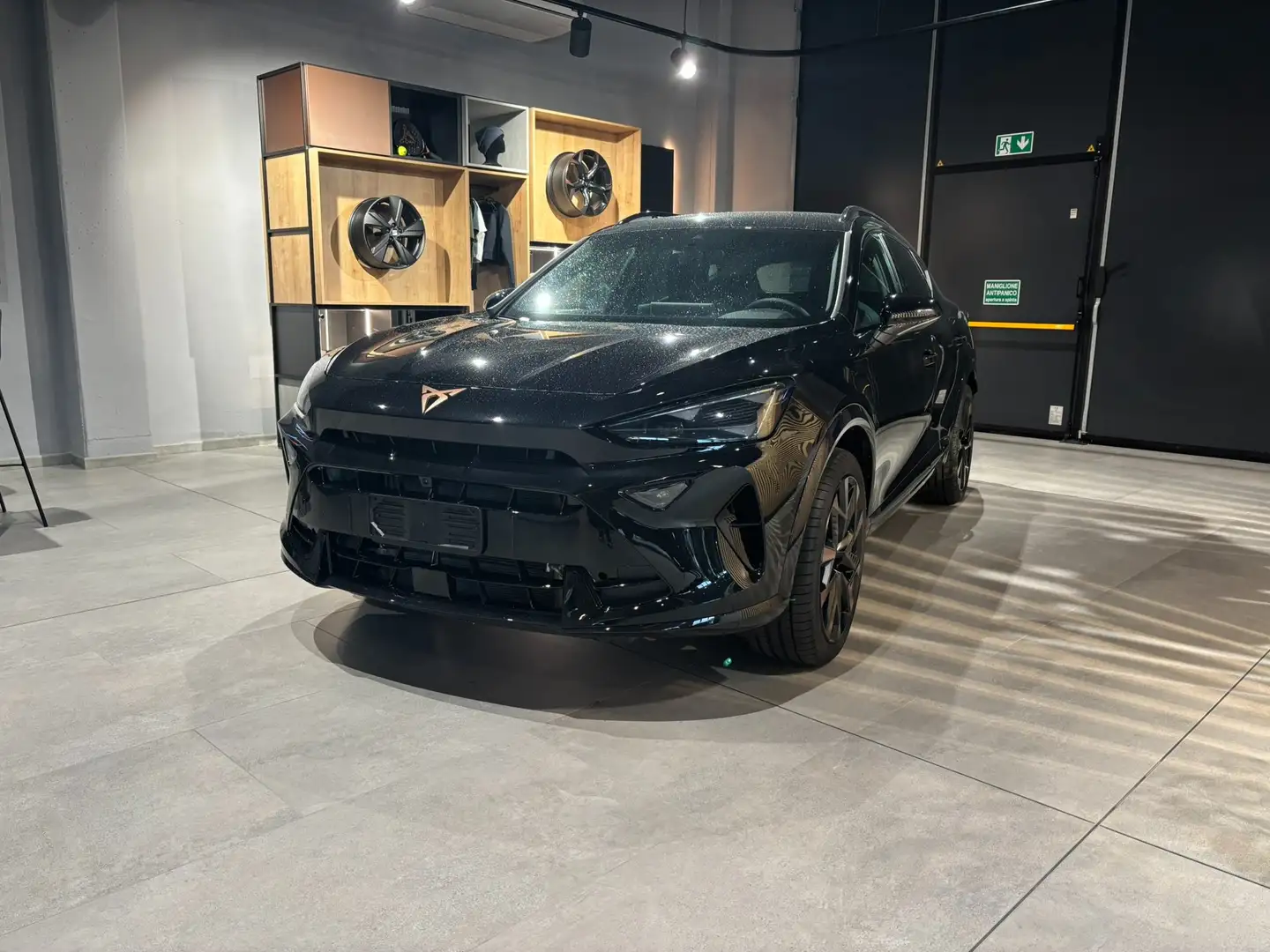 CUPRA Formentor 1.5 e-Hybrid DSG Edge e Int. Drive Pack Nuova Černá - 1