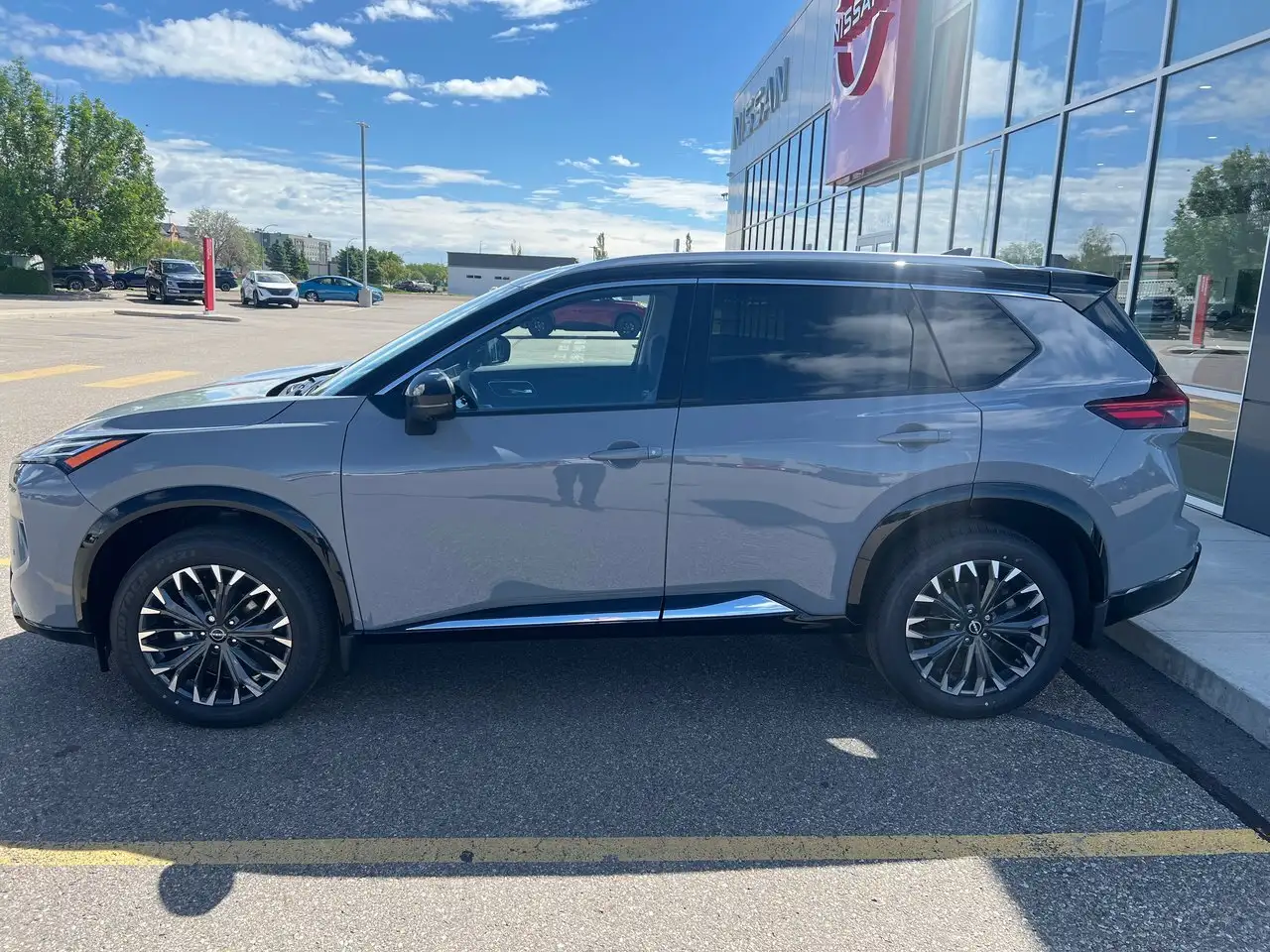 Nissan Rogue снимка Nissan Rogue