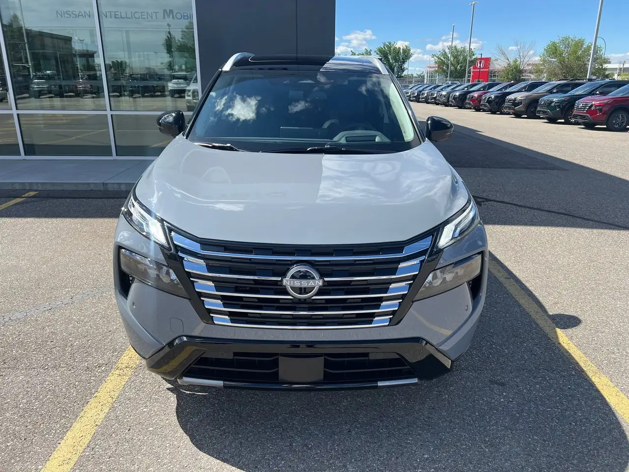 Nissan Rogue снимка Nissan Rogue