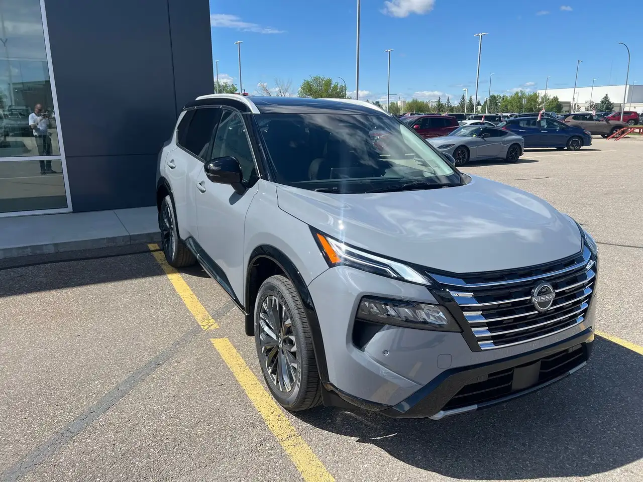 Nissan Rogue снимка Nissan Rogue