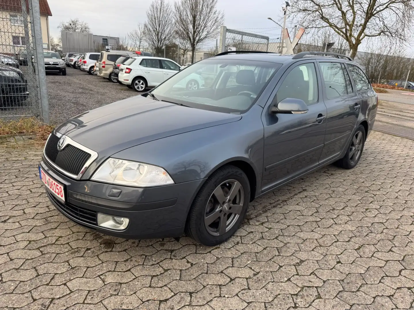 Skoda Octavia Combi Elegance*Alu*AHK*Xenon*Temp.*SHZ* Grau - 1