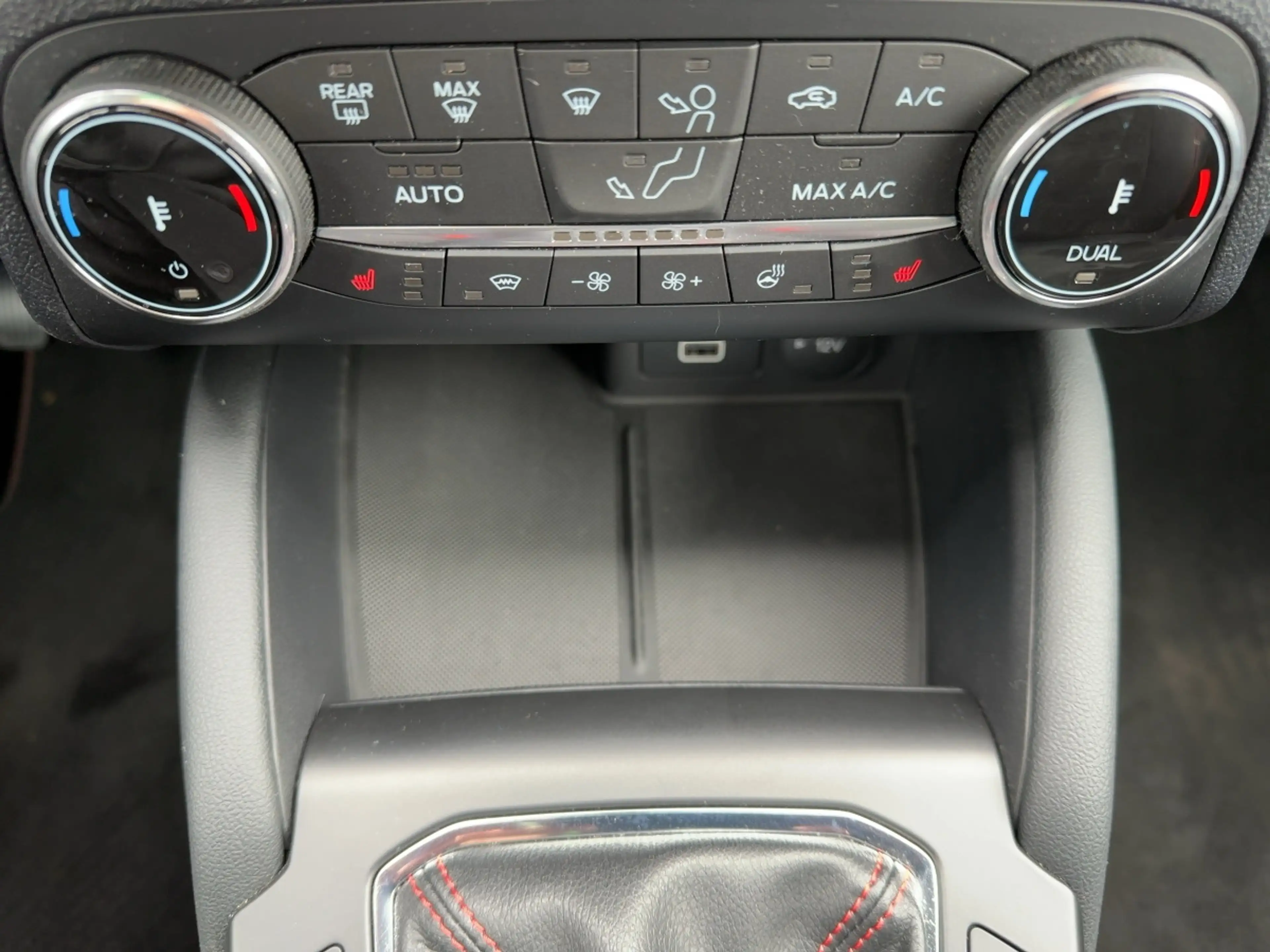 Ford Kuga ST-Line X LED+Navi+Kamera+Winterpaket — photo 13