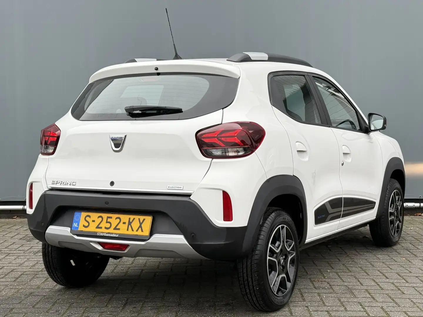 Dacia Spring BJR 2023 Comfort 45 PK 27 kWh CRUISE | 4700 KM! | Weiß - 2