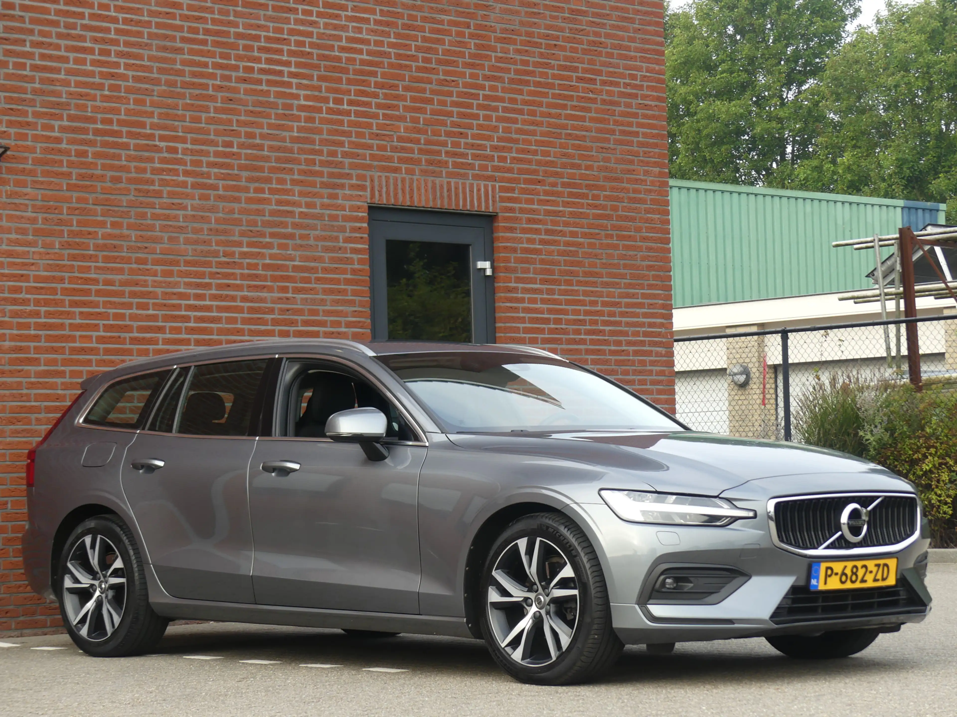 Volvo V60 2.0 B4 Momentum Trekhaak/LED/PDC/Navigatie — photo 26