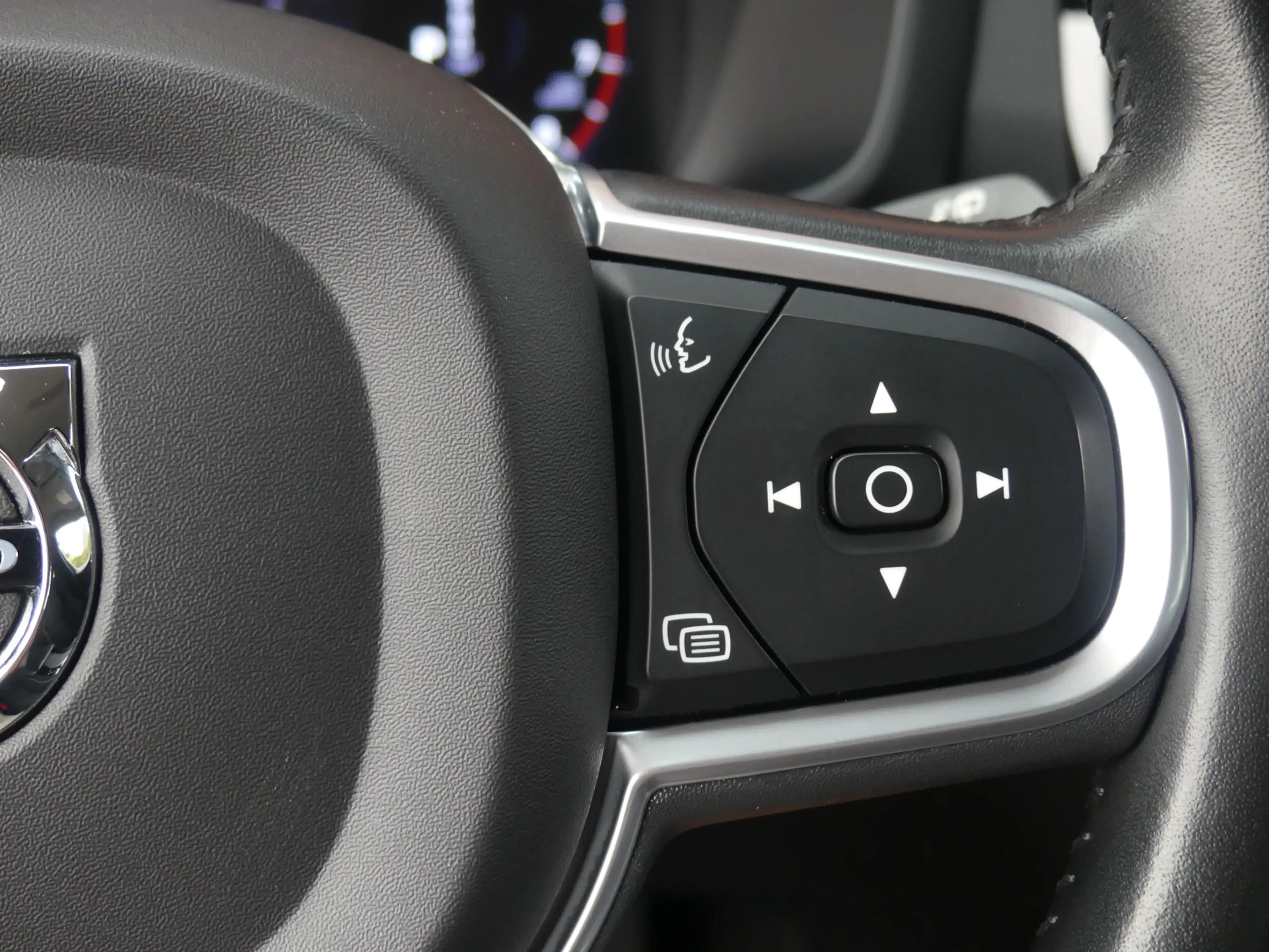 Volvo V60 2.0 B4 Momentum Trekhaak/LED/PDC/Navigatie — photo 15