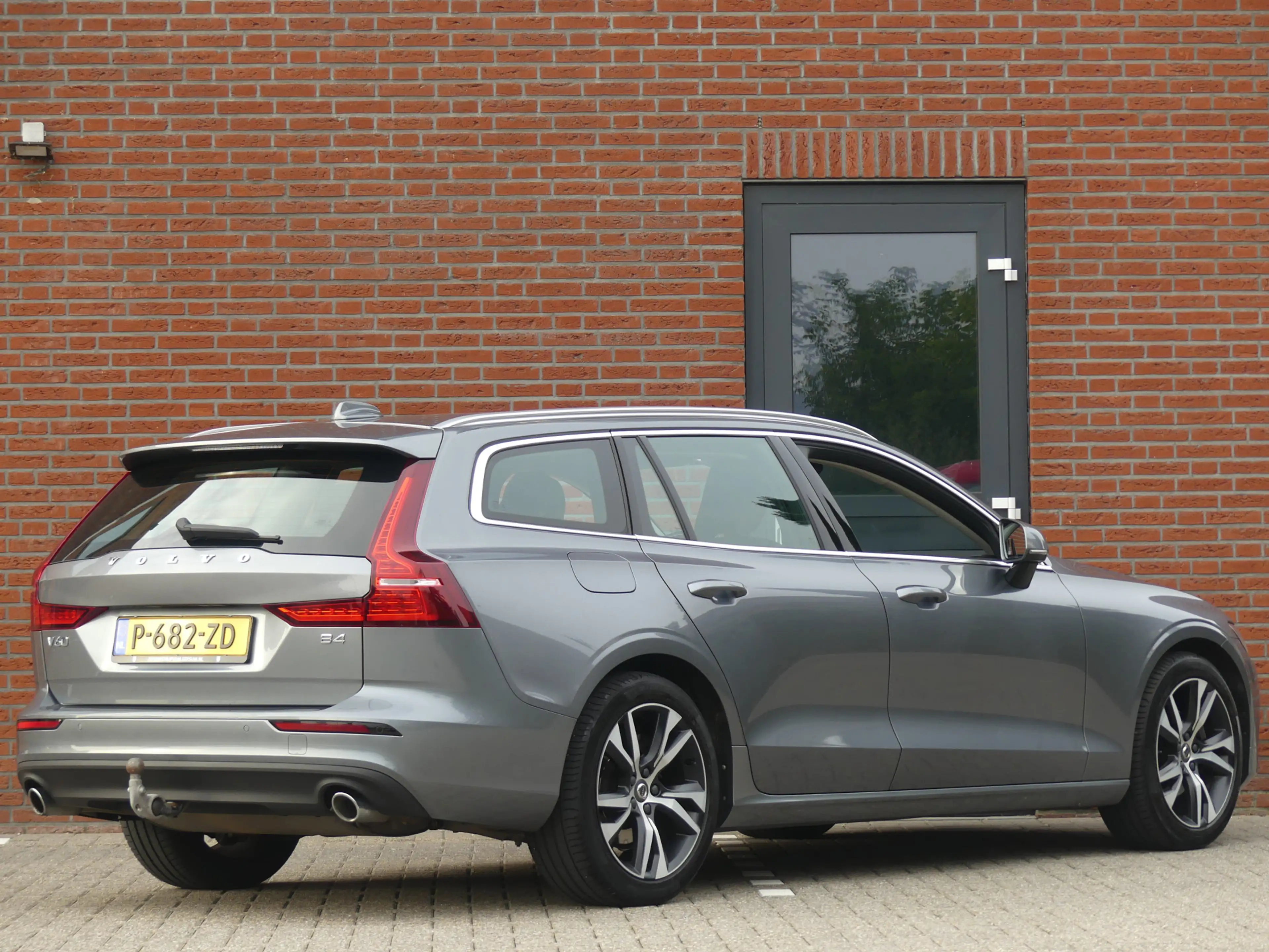 Volvo V60 2.0 B4 Momentum Trekhaak/LED/PDC/Navigatie — photo 4