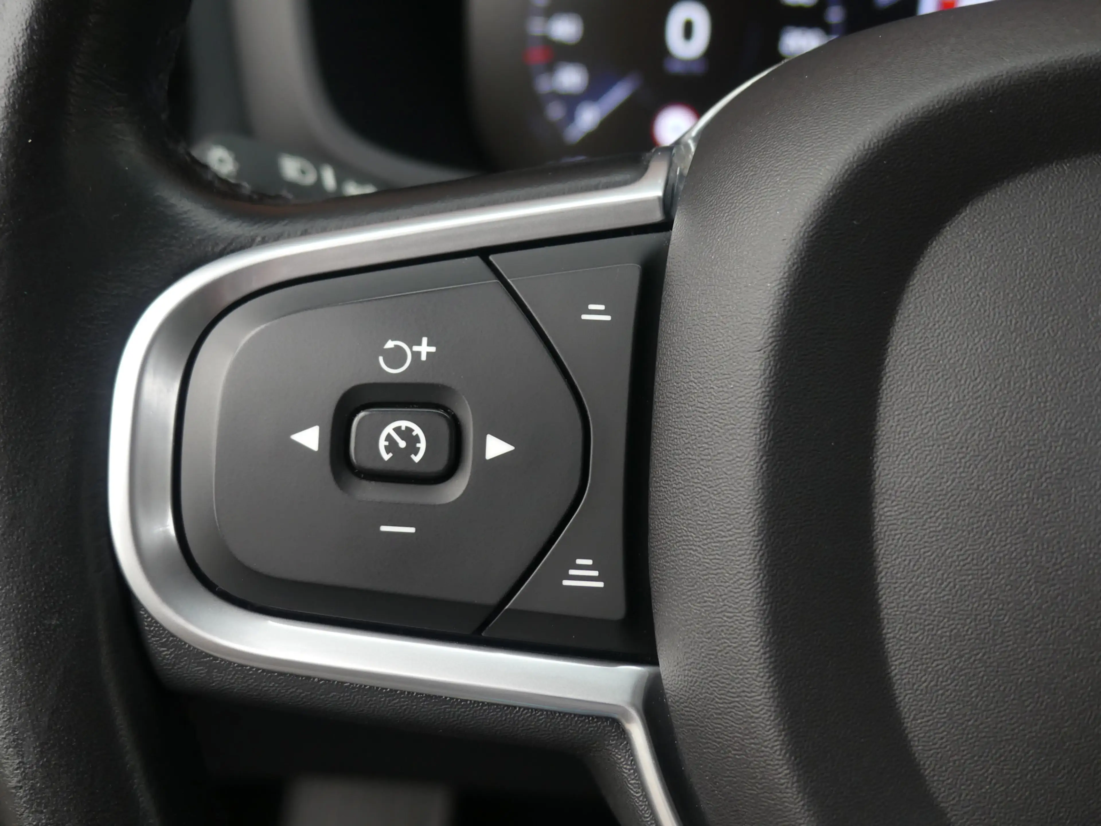 Volvo V60 2.0 B4 Momentum Trekhaak/LED/PDC/Navigatie — photo 14