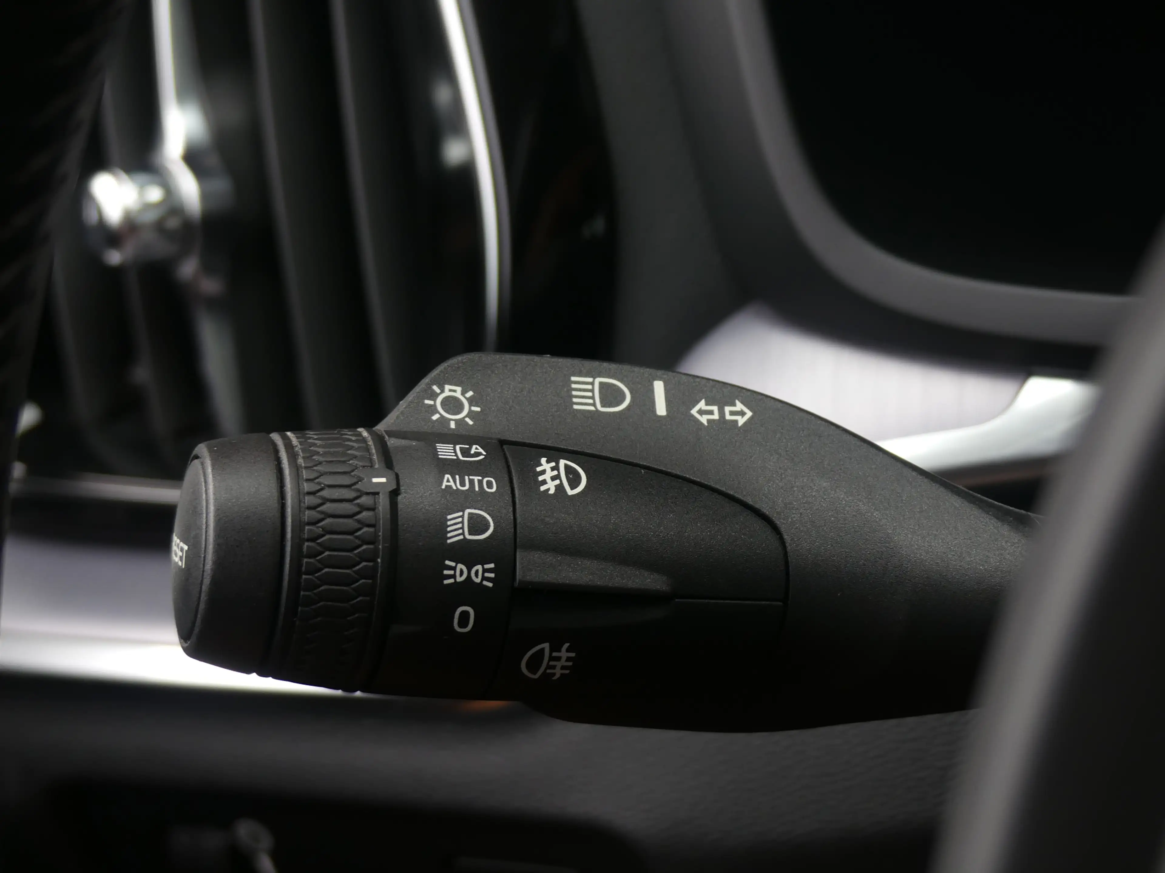 Volvo V60 2.0 B4 Momentum Trekhaak/LED/PDC/Navigatie — photo 13
